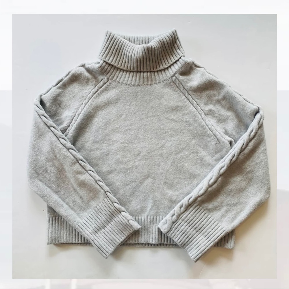 dh New York Turtleneck Sweater